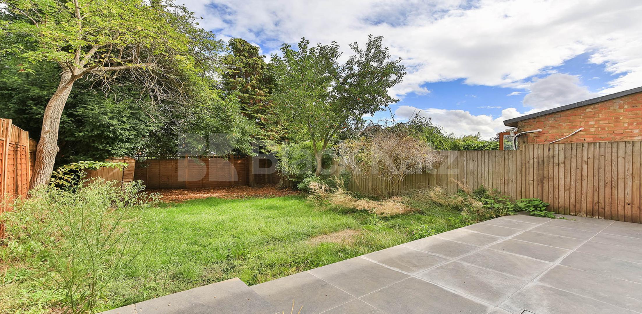 			4 Bedroom, 1 bath, 1 reception House			 Cascade Avenue, Muswell Hill